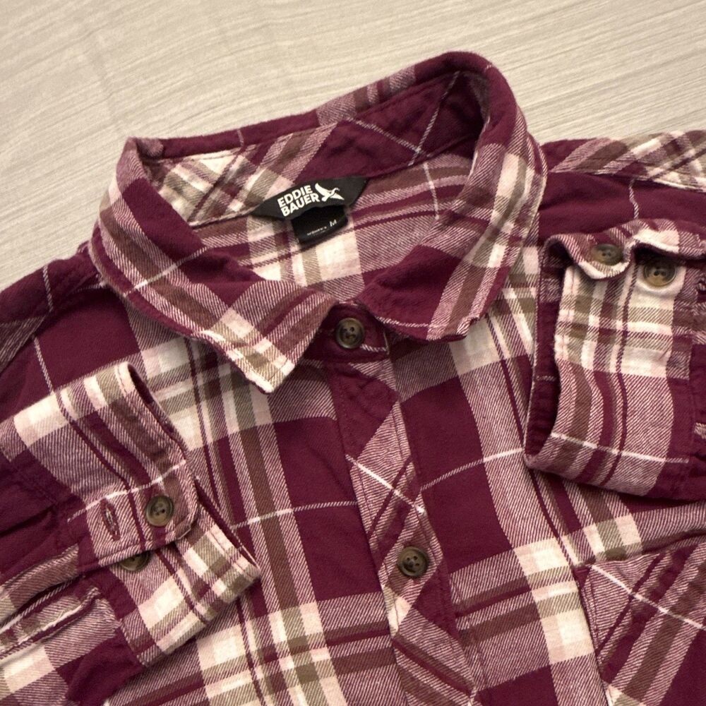 Eddie Bauer Women’s M Plaid Purple/White Collared Button-Up Shirt Pockets
